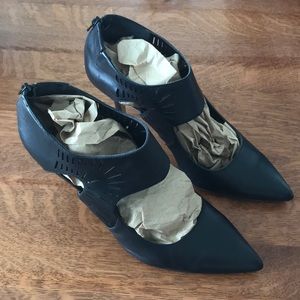 Leather Bella vita heels